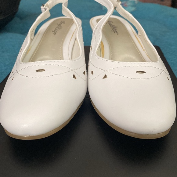 Angel Steps Scalloped Edge Slingback Low Heels with cutouts - Picture 3 of 7